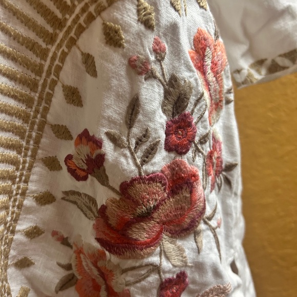Johnny Was White Blouse with Pink Floral Embroidery - Picture 10 of 11